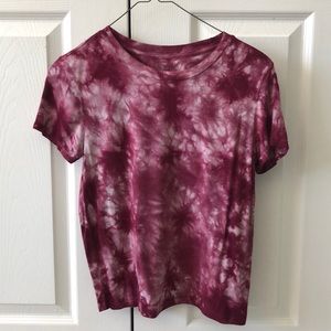 tie-dye T-shirt